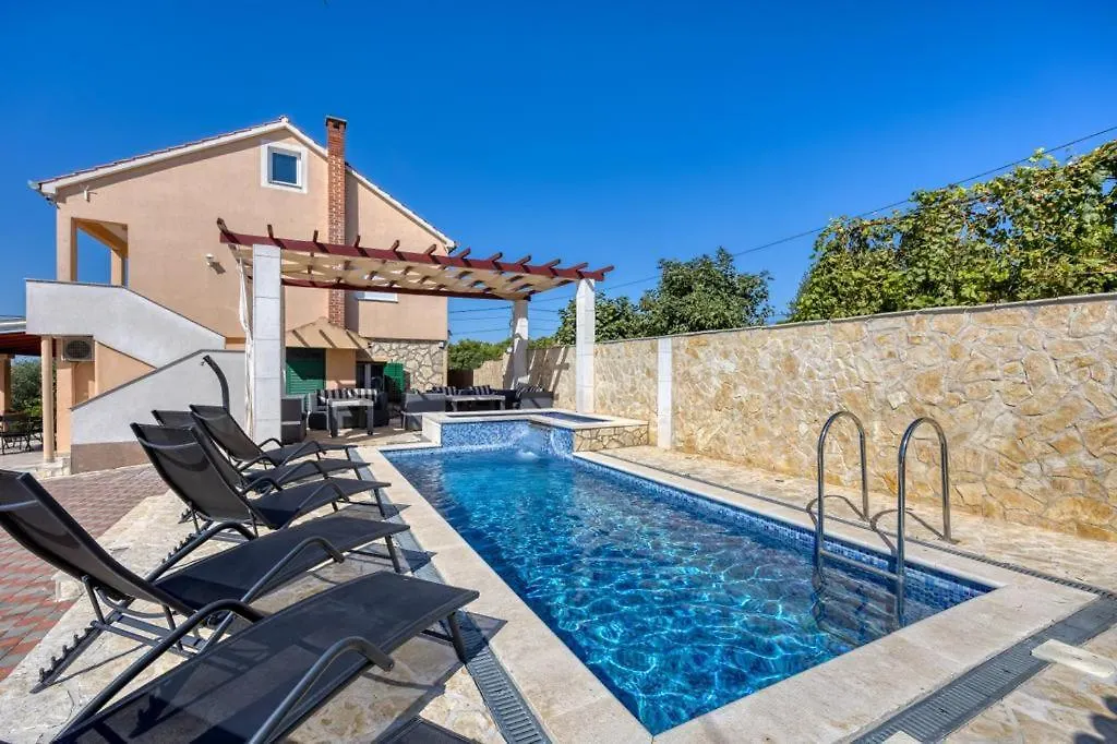 펜션 Villa Lara, Family Retreat With Sea View & Pool 스베티필립아이자코브