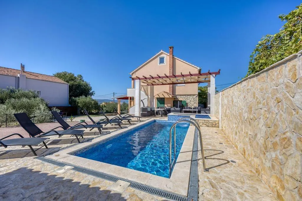 펜션 Villa Lara, Family Retreat With Sea View & Pool 스베티필립아이자코브 크로아티아